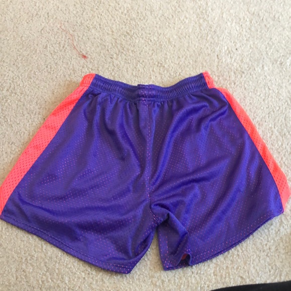 Under Armour Shorts - Picture 2 of 3